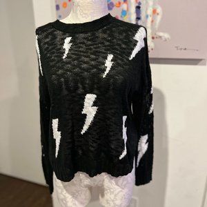 Lightweight lightning bolt black and white sweater